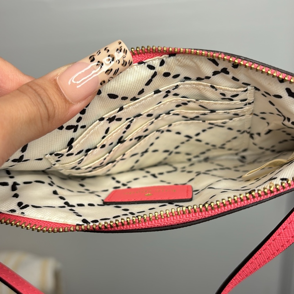 Kate spade wristlet - Picture 6 of 6